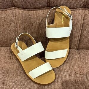 Meraki Cream and Tan Women's Sandals